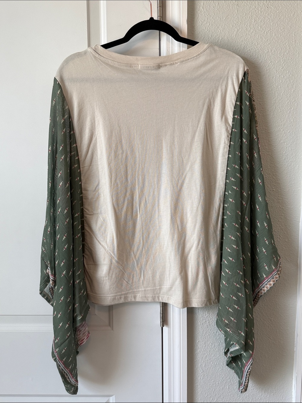 🚨SOLD🚨Women’s Boho Peace Sign Kimono Top NWOT - Picture 7 of 8
